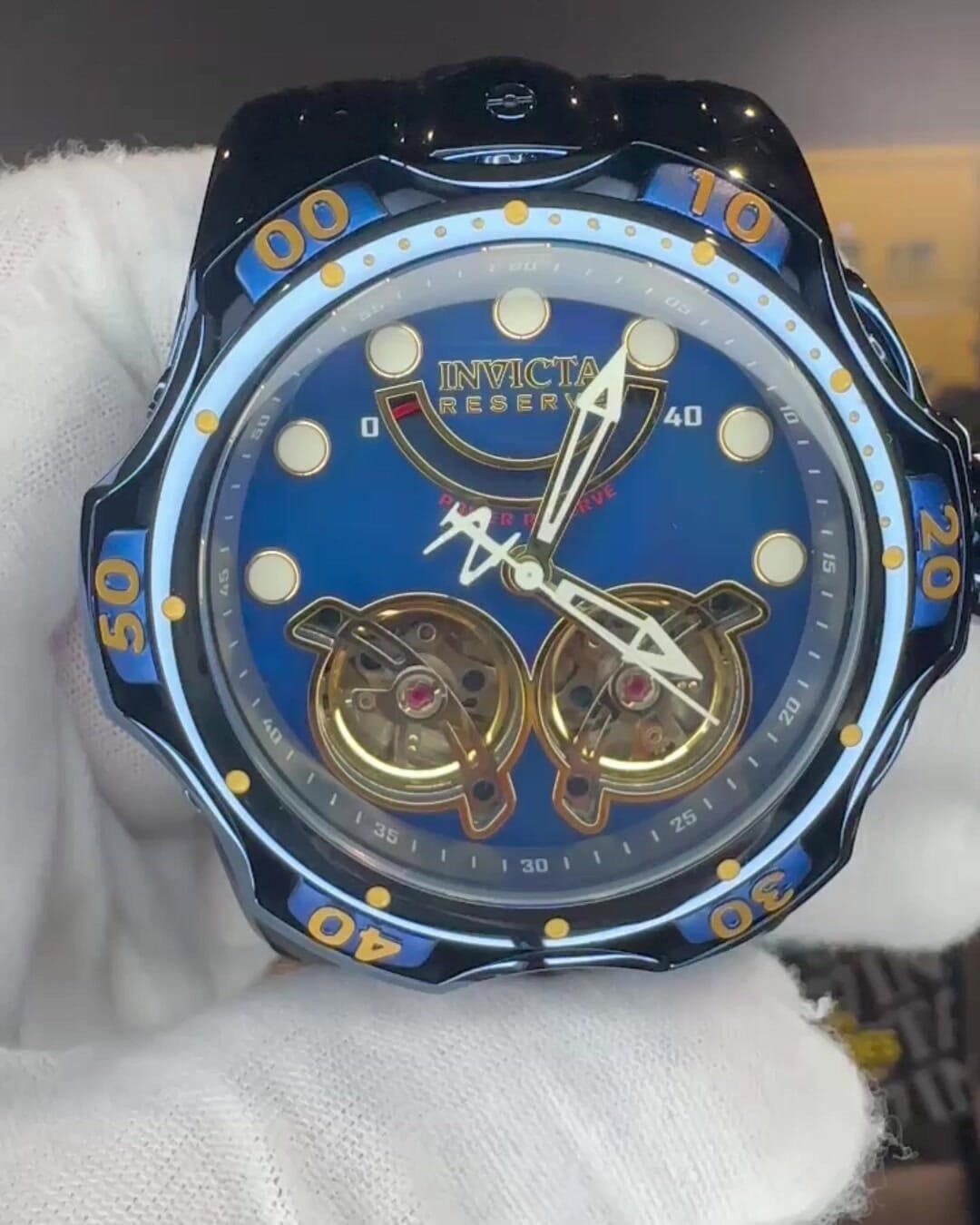 Invicta reserve hot sale hybrid